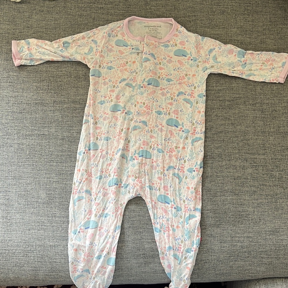 Magnetic me pajama onsie with magnetic closure 6-9 months